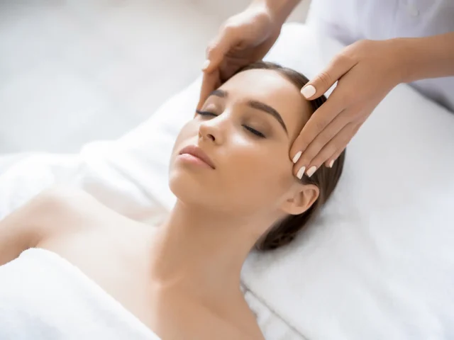 Hydrafacial: Повний гід по революційній процедурі догляду за шкірою обличчя